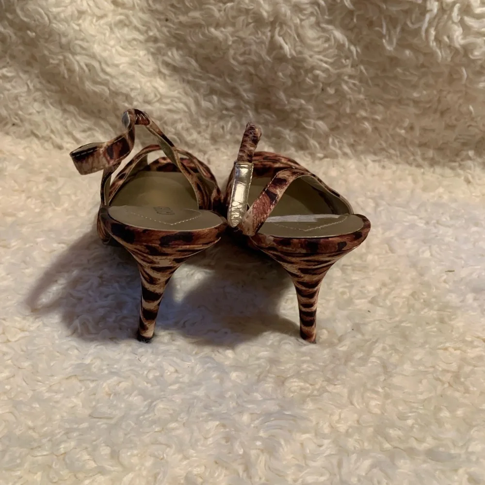 NWOB Guess Animal print Sling back heels